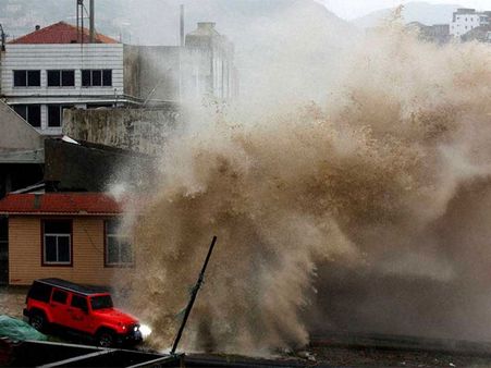 Super typhoon Yutu wreaks havoc on Northern Mariana Islands, one dead
