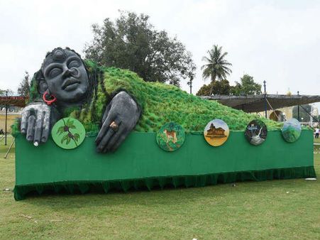 Tableaux procession adds sparkle to Dasara