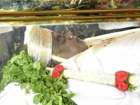 Rebel star Ambareesh cremated with Full State Honours in Bengaluru