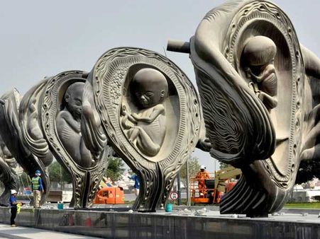 Giant bronze uterus sculptures at Qatar hospital turn heads around