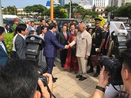 Ram Nath Kovind visits Da Nang museum, My Son sanctuary in Vietnam