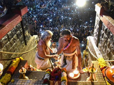 Kerala govt mulling all-party meet on Sabarimala