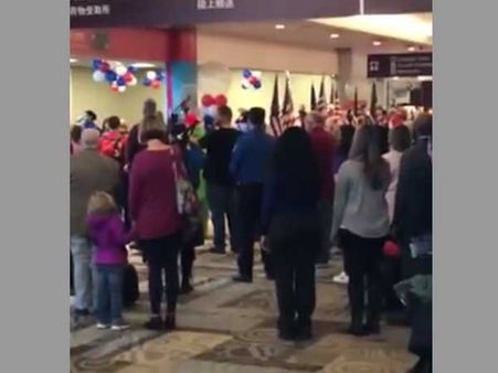 Video: Busy US airport comes to standstill to pay tributes to fallen soldiers