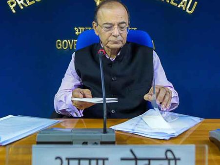 Don’t make a song and dance or rush to media, Jaitley advises agencies amidst CBI row