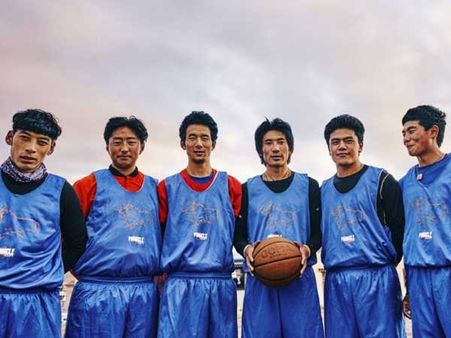 Tibet: They are playing basketball on the roof of the world and the game is bringing a big change
