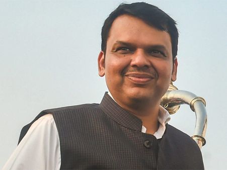 After earning Rs 6 for 2,657 kgs of onions, farmer donates money to Maha CM