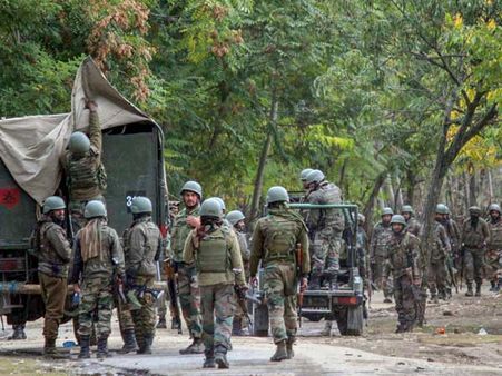 J&K: One CRPF constable injured in grenade attack