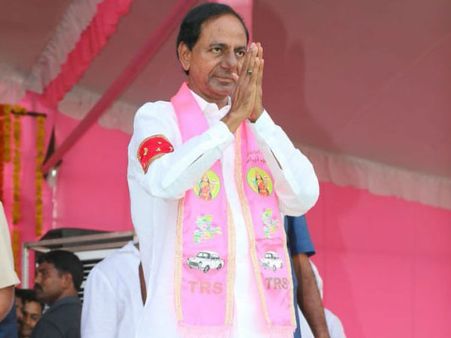 KCR snubbed by Akhilesh, Mayawati