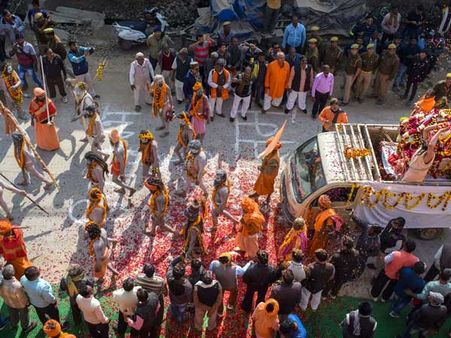 VHP working on its strategy to win over youths by its Shauryagatha documentary at Kumbh