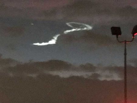 Mysterious light appears on California sky, leaves many puzzled; What is it?