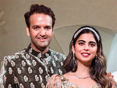 Isha Ambani & Anand Piramal wedding: Hillary Clinton, Sachin Tendulkar, Dhoni in Udaipur
