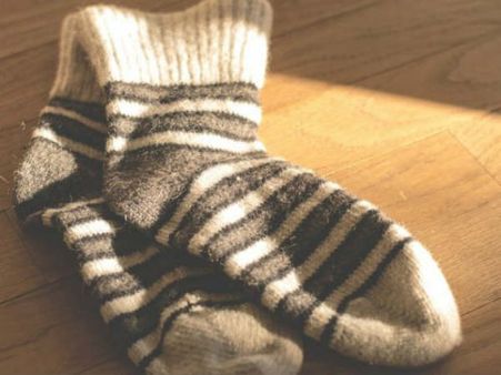 Do you have a habit of smelling your stinky socks? If you have, read this…