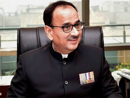 Former CIC demands disclosure of material which led to Alok Verma's removal as CBI Director
