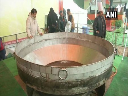 Delhi: 5000 kg 'Khichdi' cooked for BJP's 'Bhim Mahasangam Vijay Sankalp' rally
