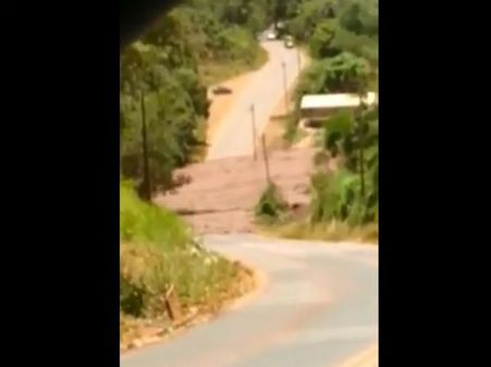 Brazil dam collapses causing 'several deaths'