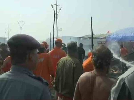 Cylinder explosion triggers blaze at Kumbh mela camp, no casualties