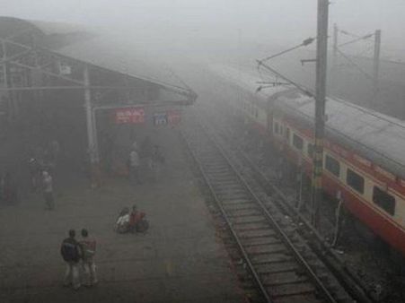 Hailstorms, thundershowers in Delhi; trains delayed