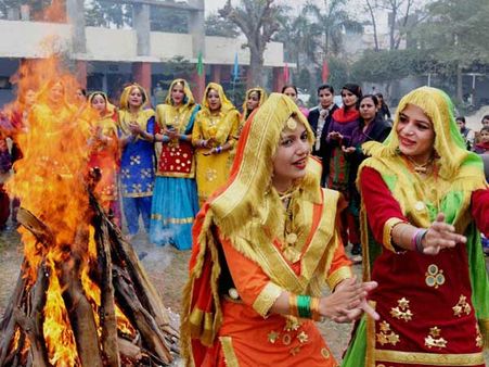 Happy Lohri 2019: Wishes, WhatsApp messages, SMS for your loved ones