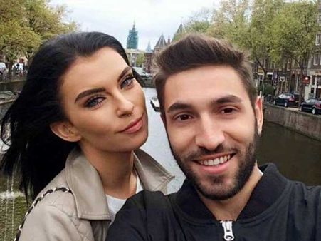 English woman & Italian man fell in love by using Google Translate