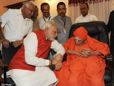 Shivakumara Swami passes away; PM Modi mourns Siddaganga seer's death