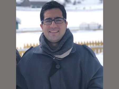 IAS topper resigns over alleged unabated killings in Kashmir