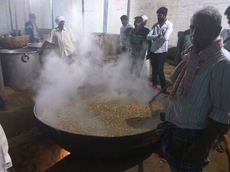 Siddaganga Mutt kitchen works 24 hours to feed devotees