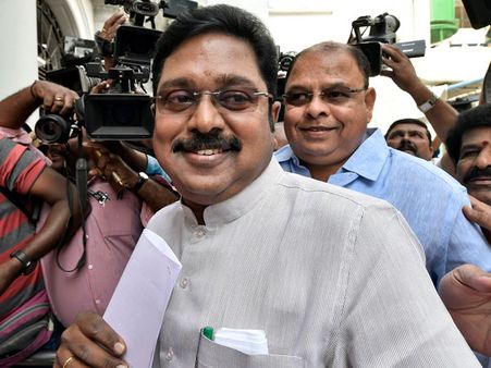 SC leaves it to EC to decide on 'pressure cooker' symbol to Dinakaran's party