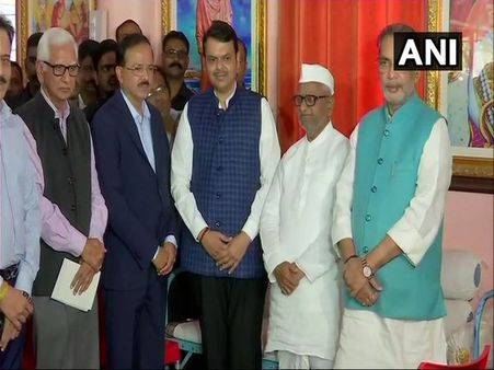 Anna Hazare's hunger strike enters 7th day; Fadnavis, 2 Union Ministers meet him