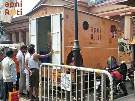 Kolkata NGO launches mobile roti-dispensing centres to feed the needy