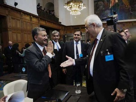 Namaste, Indian Diplomat refuses to shake hands with Pak official at ICJ