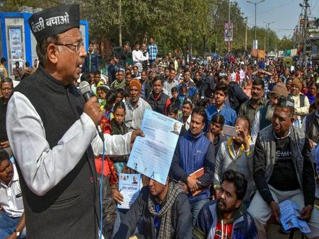 BJP launches '<i>Kejriwal Bhagao, Delhi Bachao</i>' campaign