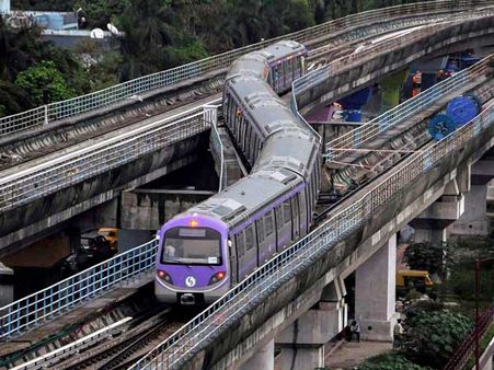 Struggling to run trains on time, Kolkata Metro thinks of doing away with clock!