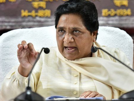 Mont Blanc worth Rs 50 lakh recovered during raids on Mayawati’s ex-secretary