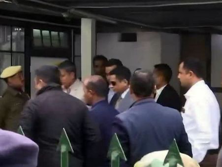 Kolkata Police chief’s questioning to continue on Sunday