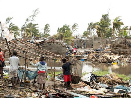 Cyclone Idai devastates 90% of Mozambique’s 4th largest city Beira; 1,000 may have died