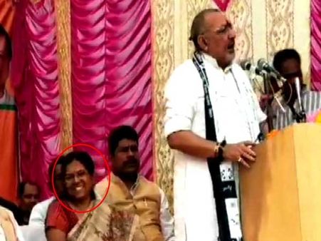Giriraj Singh shares stage with Muzaffarpur Shelter Home case accused in Begusarai