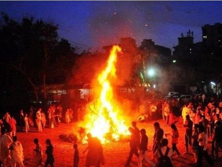 Holika Dahan 2019: Mumbaikars to burn Jaish chief, PUBG effigies on Holi