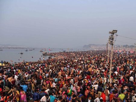 Mahashivratri: More than 1 crore devotees take holy dip in Sangam