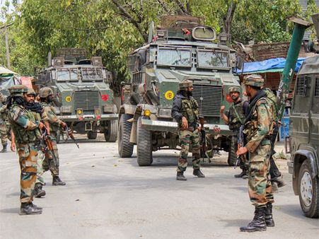 Pak army rifle found at terrorist hideout in J&K