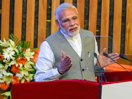 PM recalls 1954 Kumbh stampede, contrasts it with this year's mela