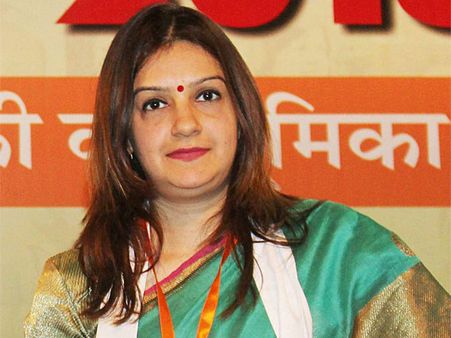 Priyanka Chaturvedi joins Shiv Sena, says hurt that Cong let her down