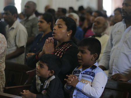 Sri Lanka Catholics hold 1st Sunday Mass since attacks