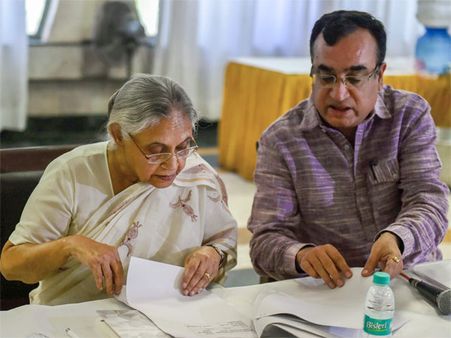 Silent fight between Sheila Dikshit, Ajay Maken in Delhi