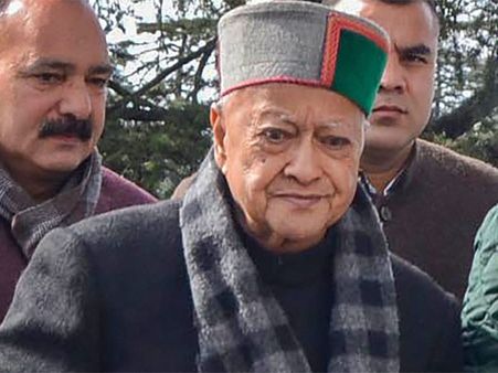 Why is Virbhadra Singh's stronghold, Mandi keeping everyone guessing