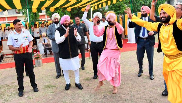 Captain hosts jawans, officers of Sikh regiment