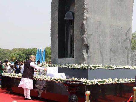 Home Minister Amit Shah pays tribute at National Police Memorial