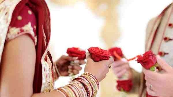 Groom, dad arrives drunk for wedding, Bride’s family takes relatives Hostage and Demands Rs 3.5 Lakh