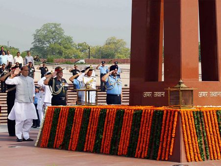 Rajnath Singh visits War Memorial before formally taking over defence ministry
