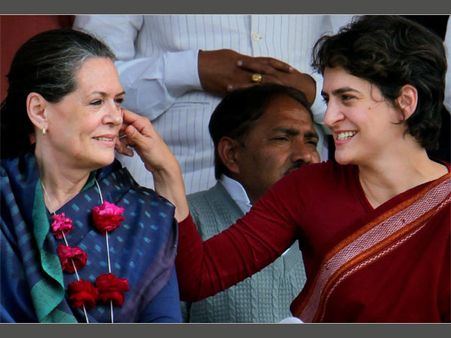 Sonia Gandhi, Priyanka visit Raebareli for thanking voters