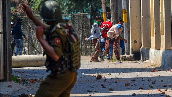 Funds for personal reasons, how money created a rift within the Hurriyat